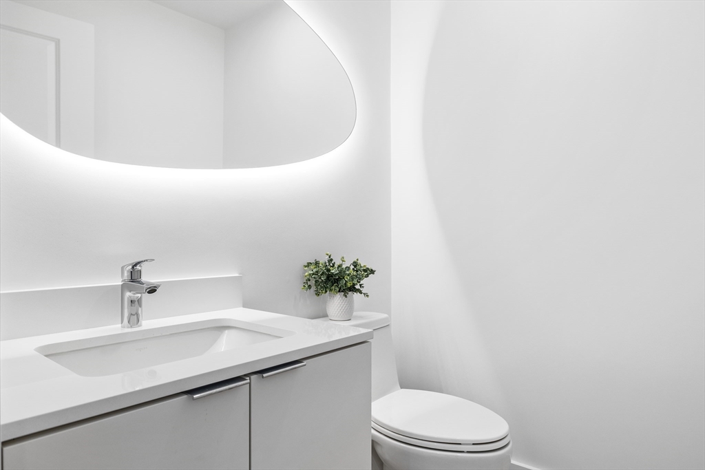 264 Lagrange St, Chestnut Hill