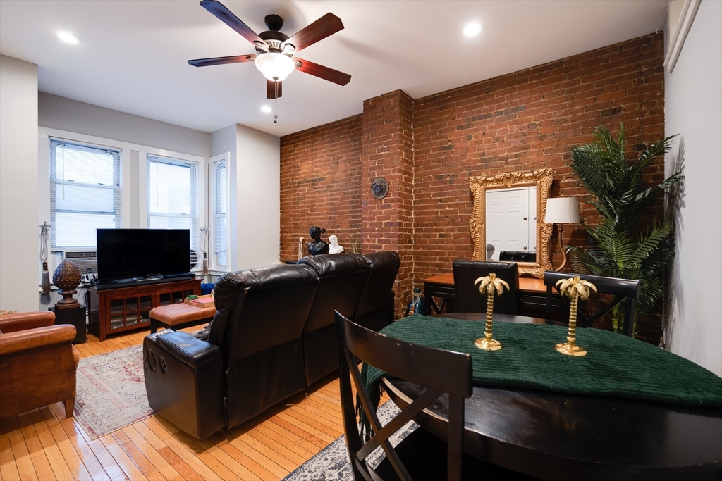 114 Trenton St, East Boston