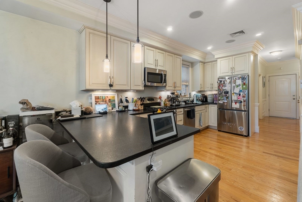 192 W 6th St, South Boston