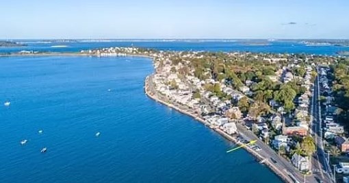 11 Babcock St, Houghs Neck