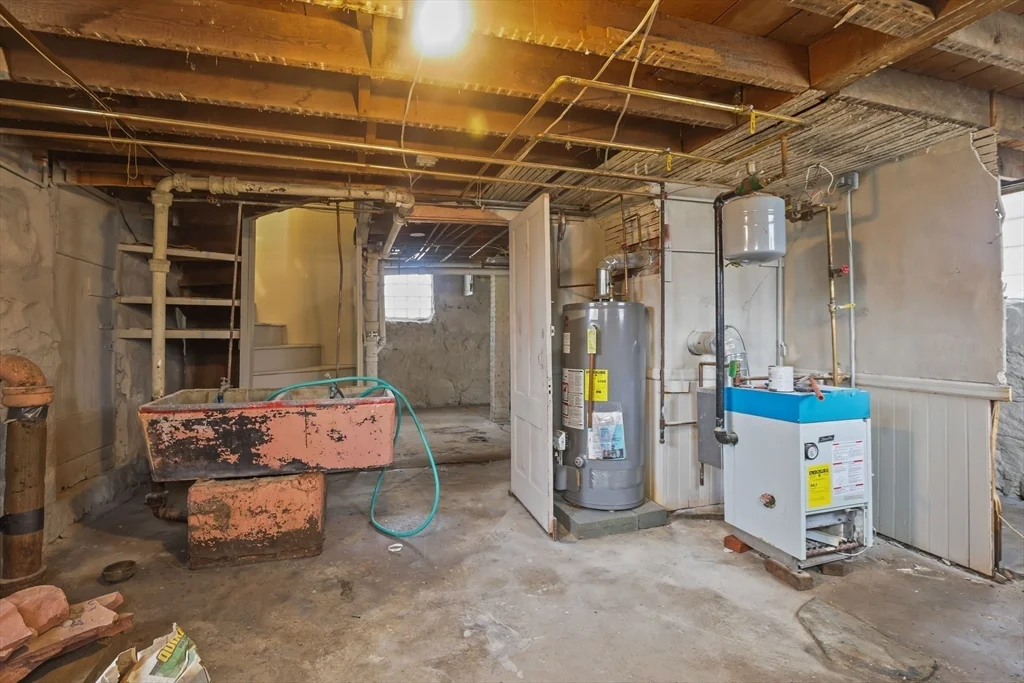 6 Coffin Avenue Ct, New Bedford