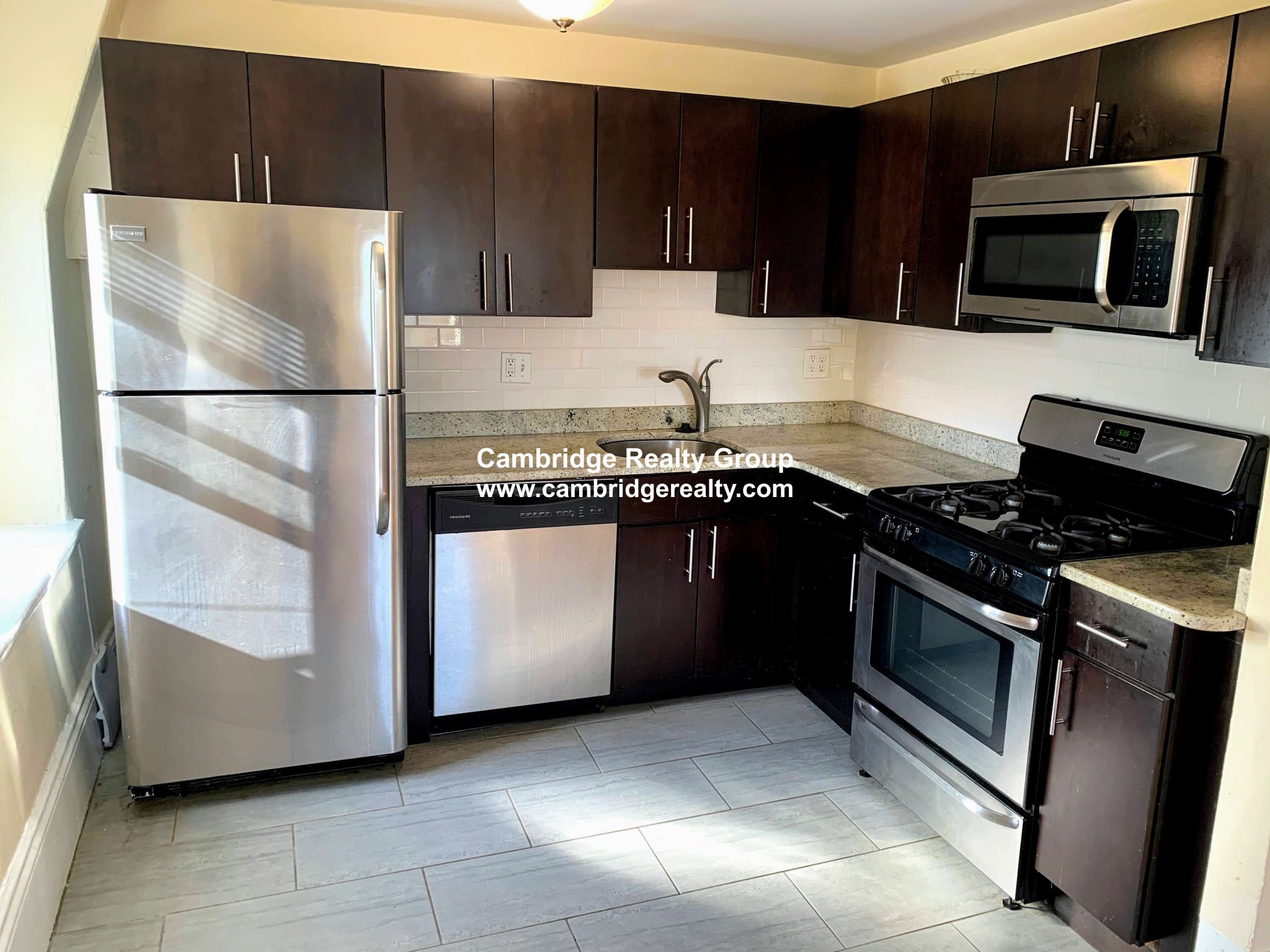 41 Crescent St, Medford Street / The Neck