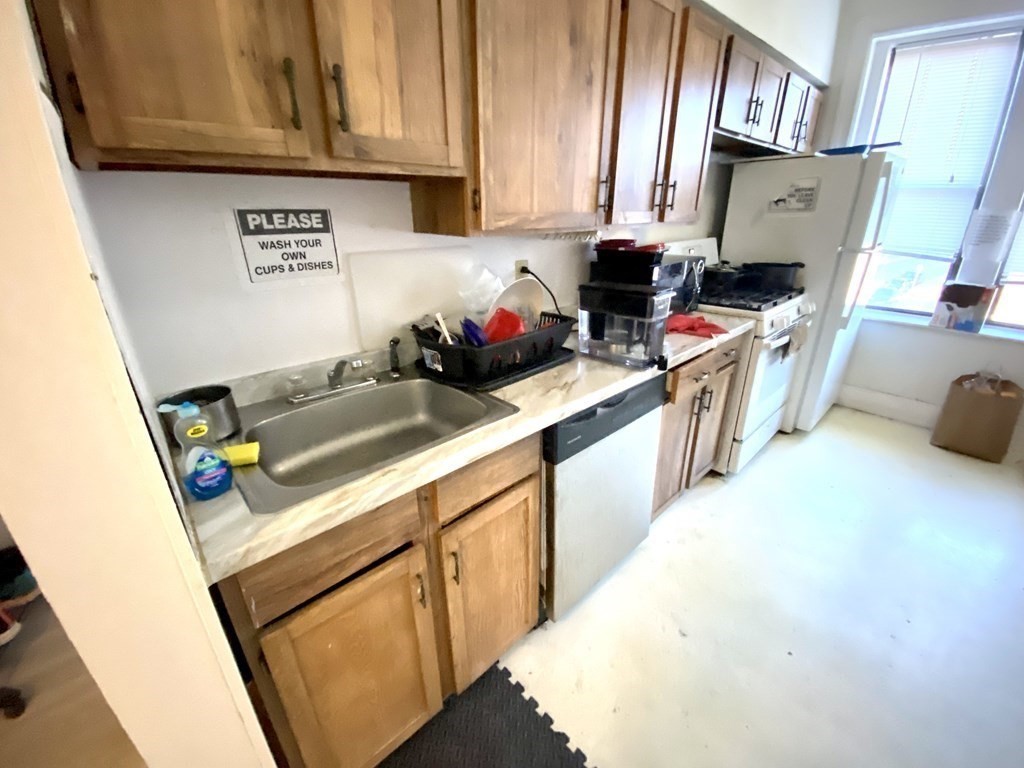 18 Glenville Ave, Allston