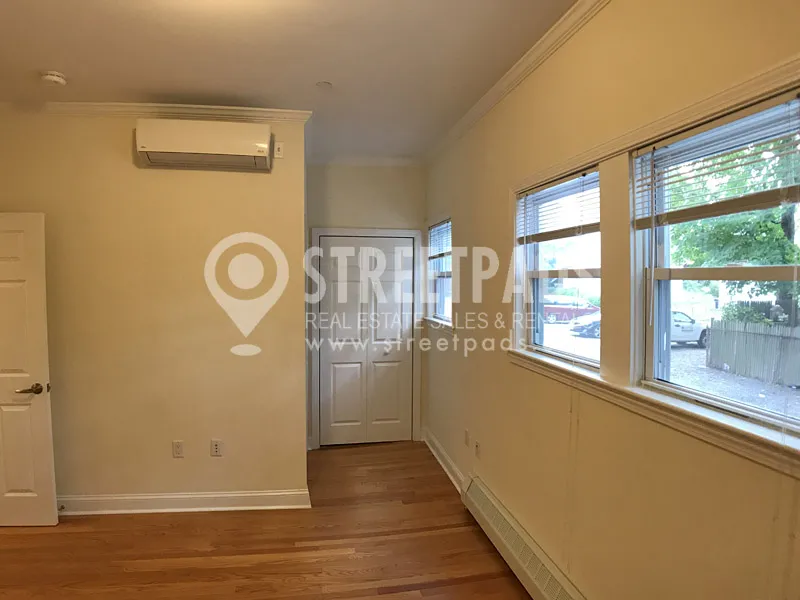 1 Langdon Sq, Neighborhood Nine