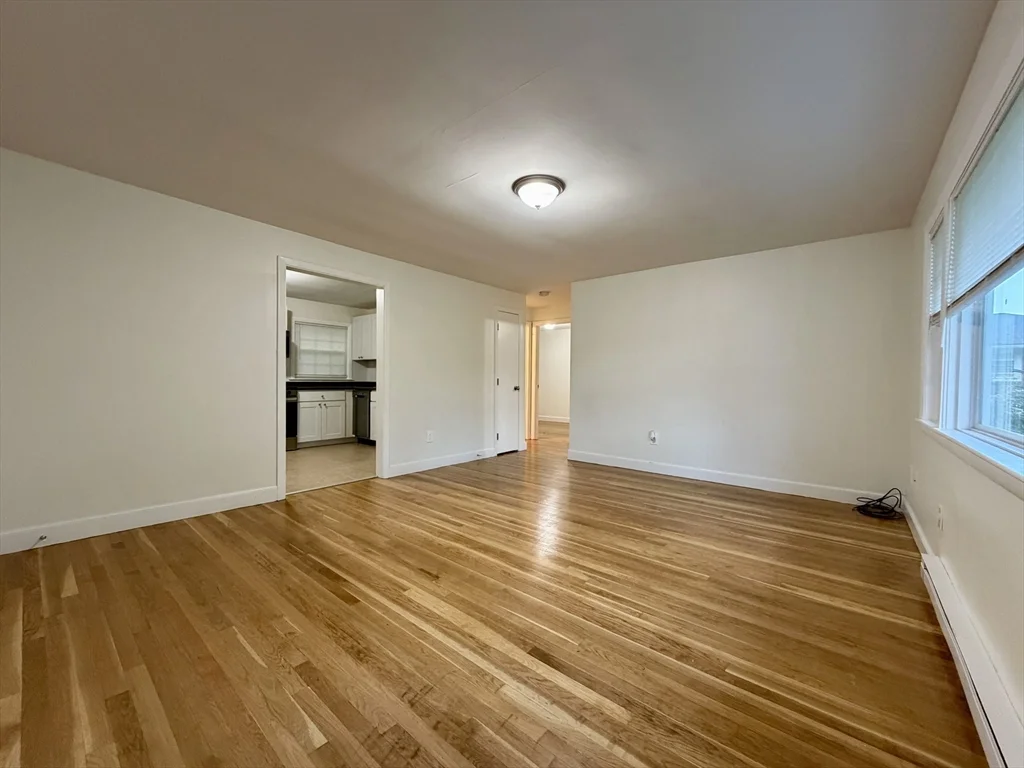 15 Park Ave, Foxboro