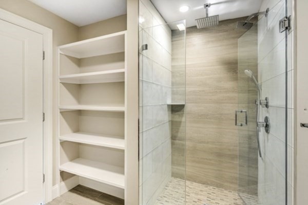 205 W 8th St, South Boston