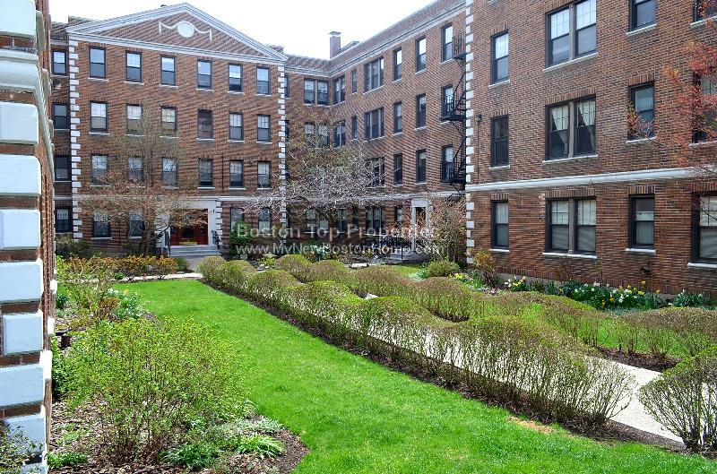 64 Queensberry St, Fenway