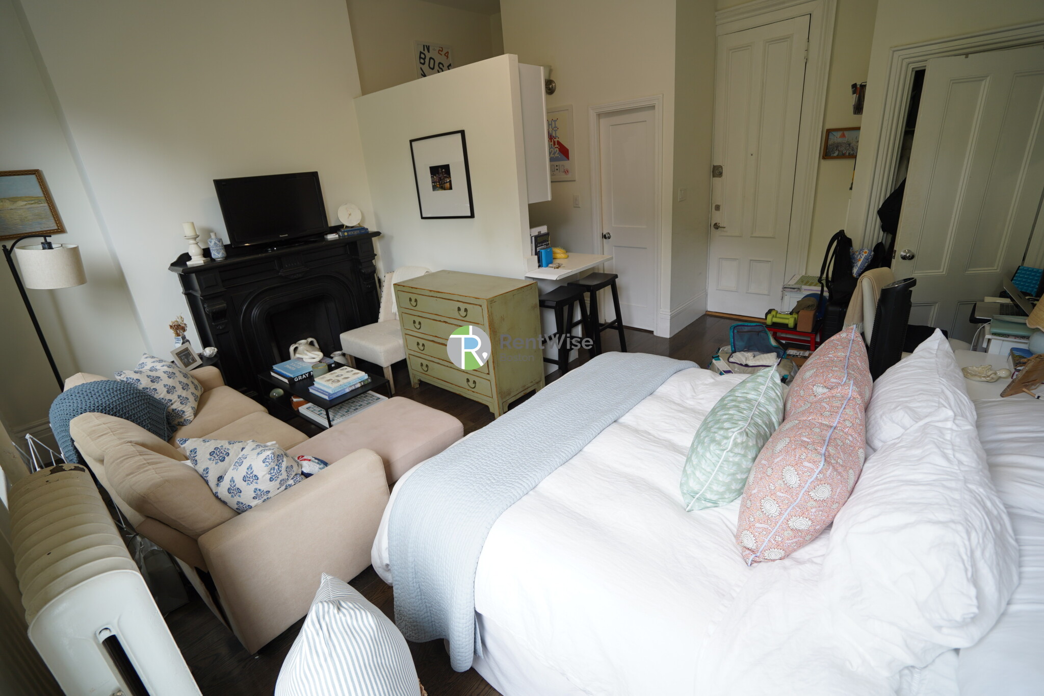 90 Charles St, Beacon Hill