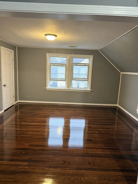 356 Linden St, Fall River