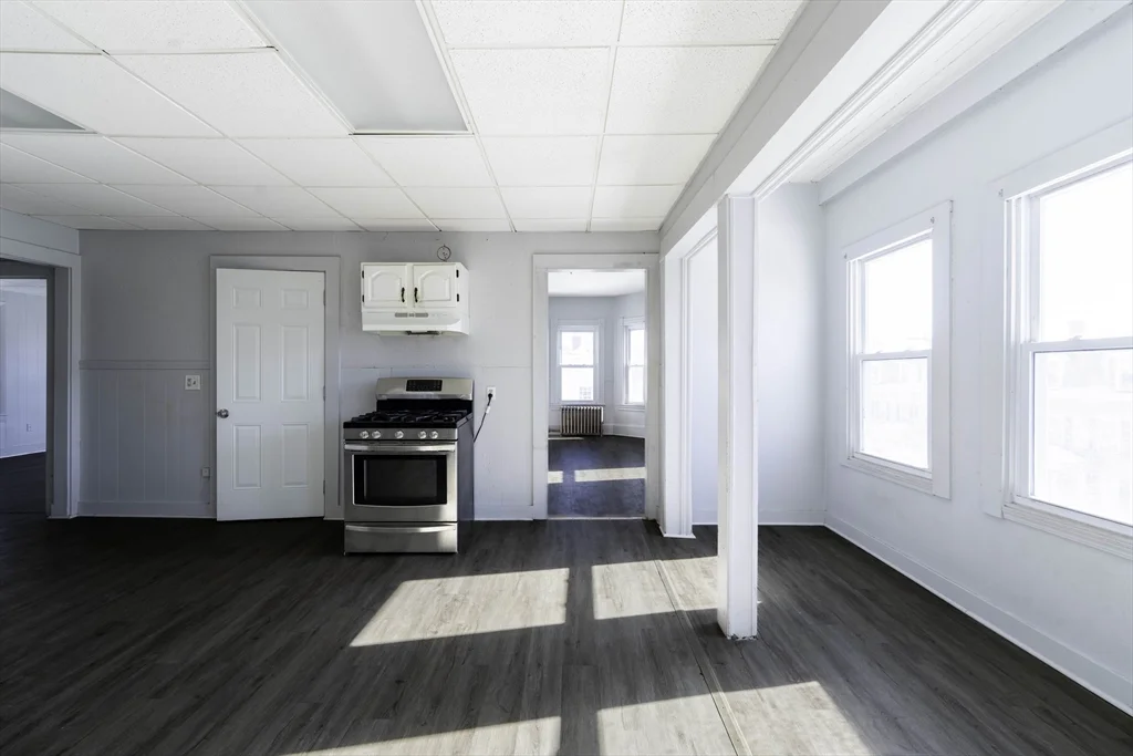 30 Chestnut St, Fitchburg