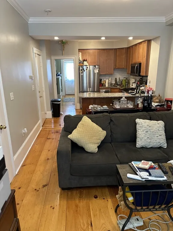 61 Putnam St, Eagle Hill