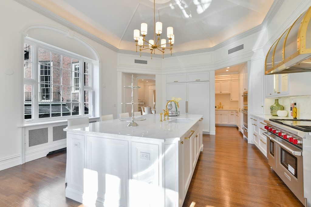 20 Chestnut St, Beacon Hill