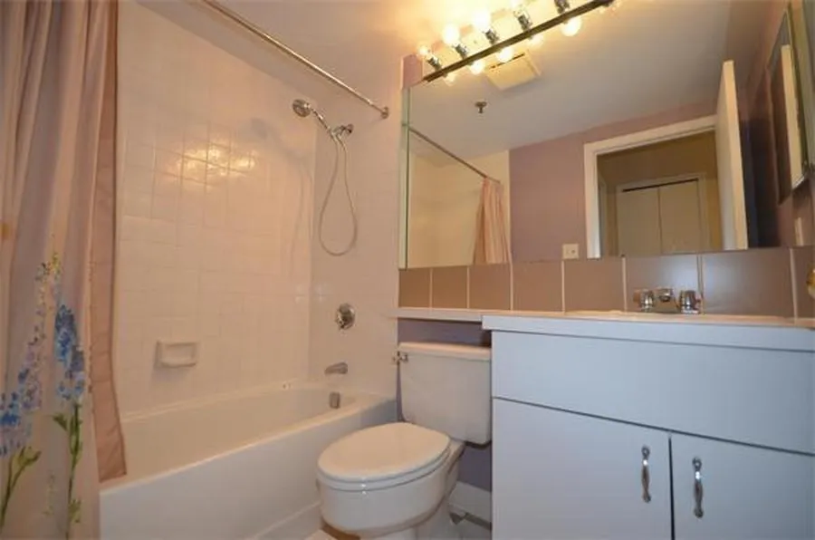 1933 Commonwealth Ave, Brighton