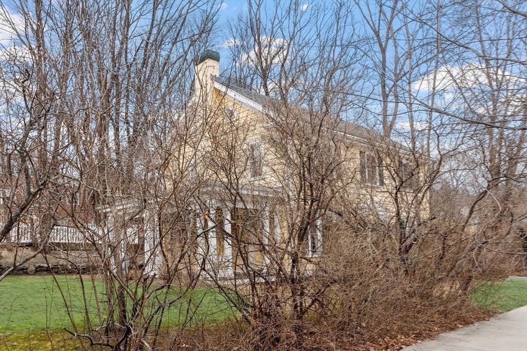 110 Leonard St, Belmont