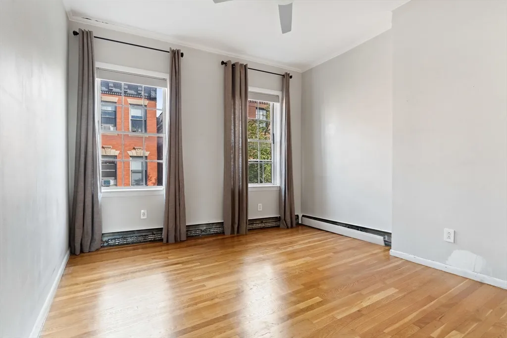 64 West Cedar St, Beacon Hill