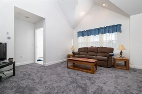 367 Rockland St, Abington