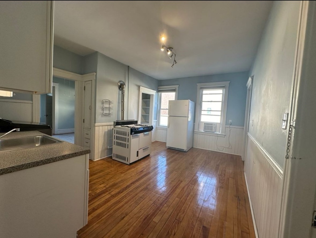 95 May St, West Side