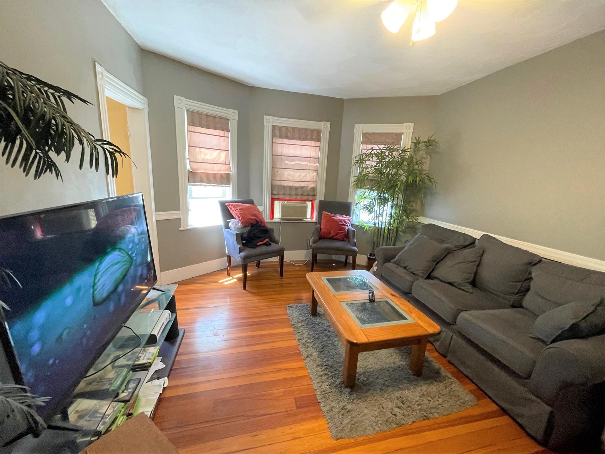 40 Newbern Ave, Medford