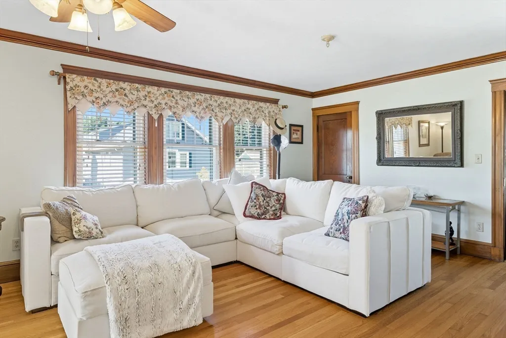 40 Cottage Park Rd, Winthrop