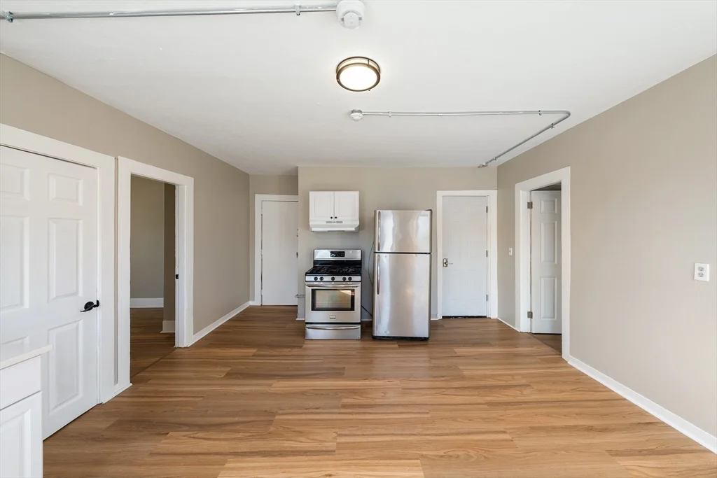 50 Common St, North Lawrence