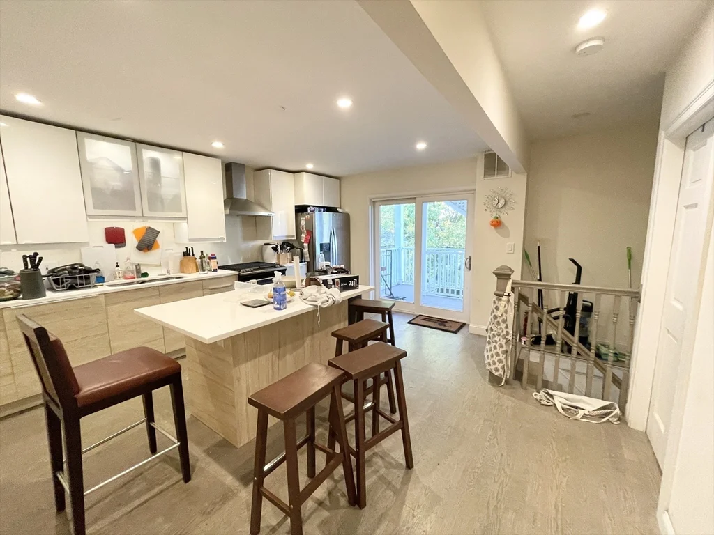 21 Iroquois, Mission Hill