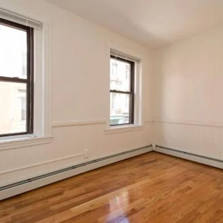 155 Salem St, North End