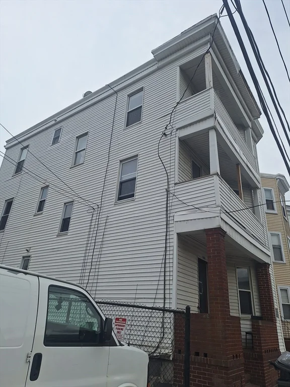 241 Walnut St, Chelsea