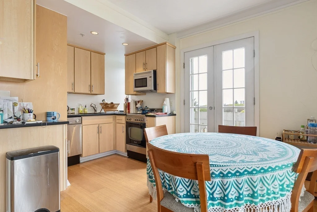 20 Chapel St, Longwood