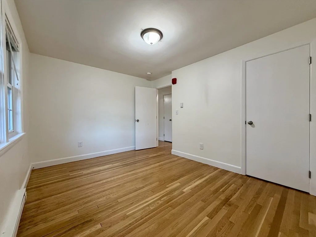 15 Park Ave, Foxboro