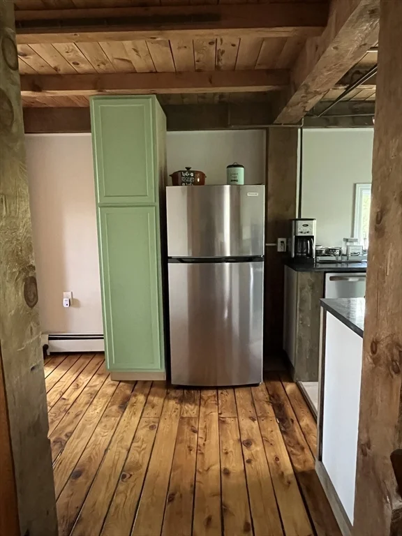 102 New Templeton Rd, Hubbardston