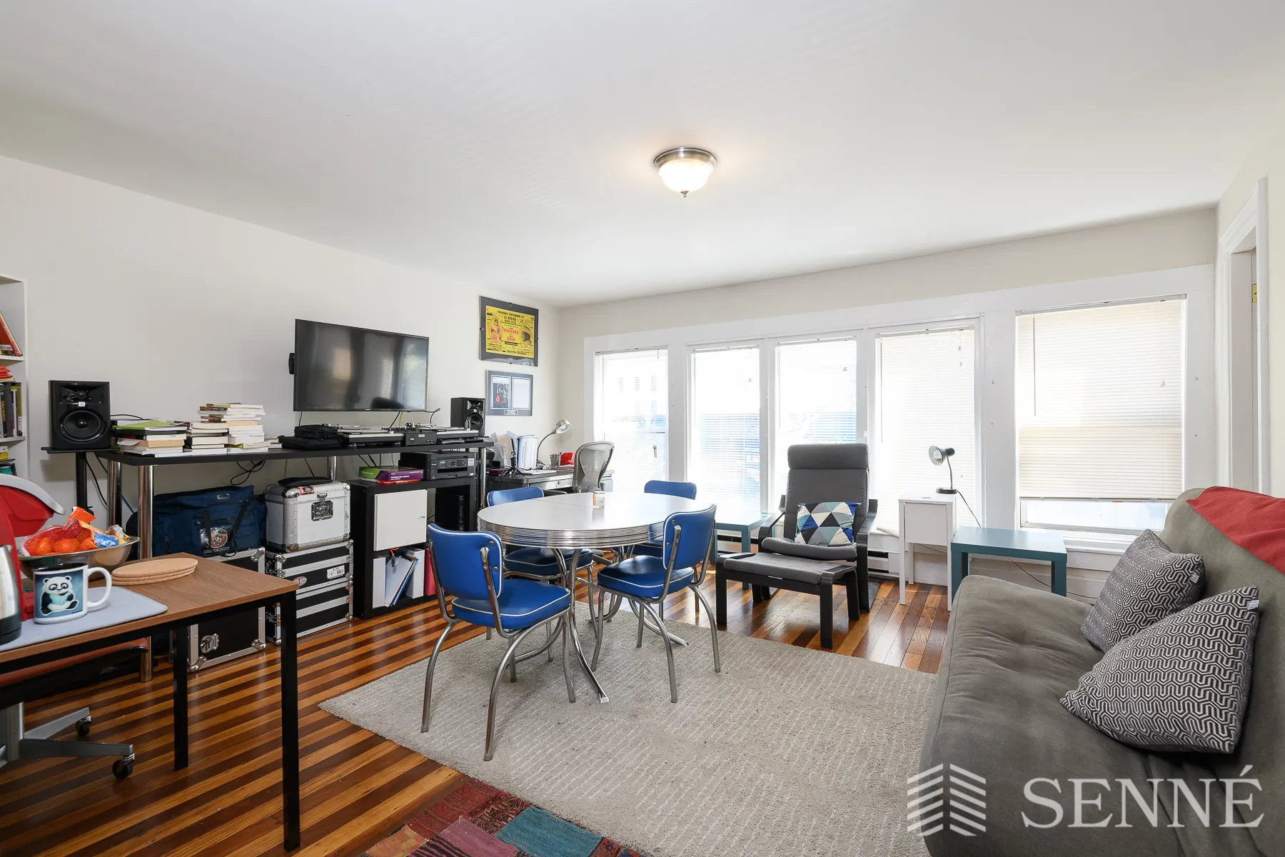 720 Massachusetts Ave, Riverside