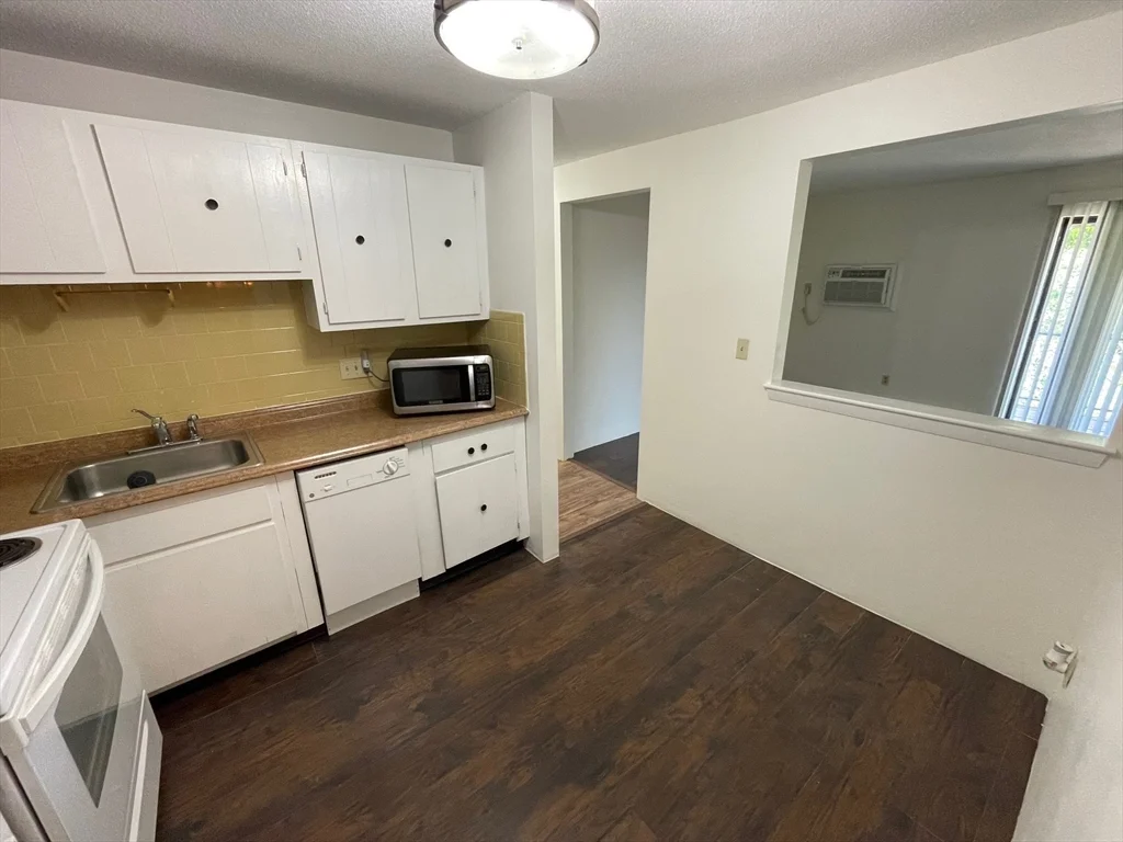 491 W Central St, Franklin