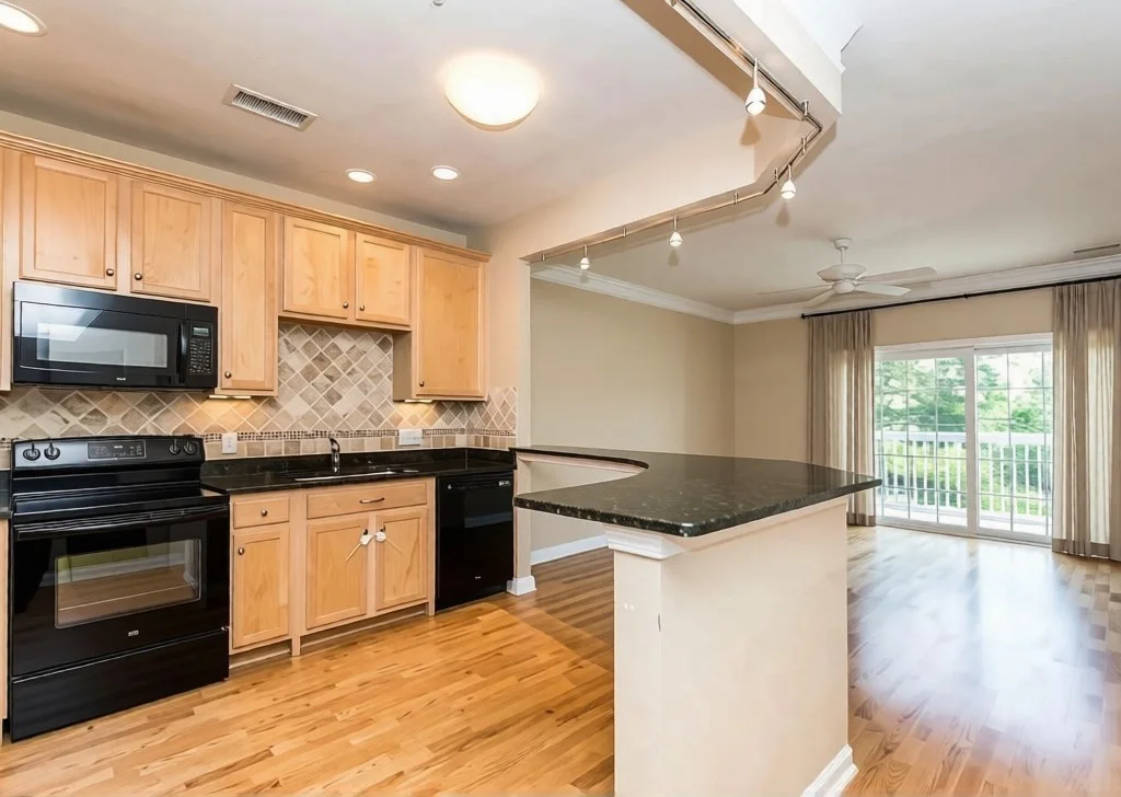 132 Clocktower Dr, Waltham