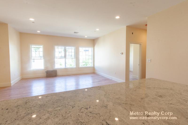 5165 Washington St, West Roxbury