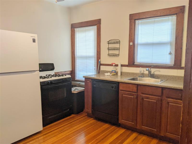 19 Leonard St, Tufts