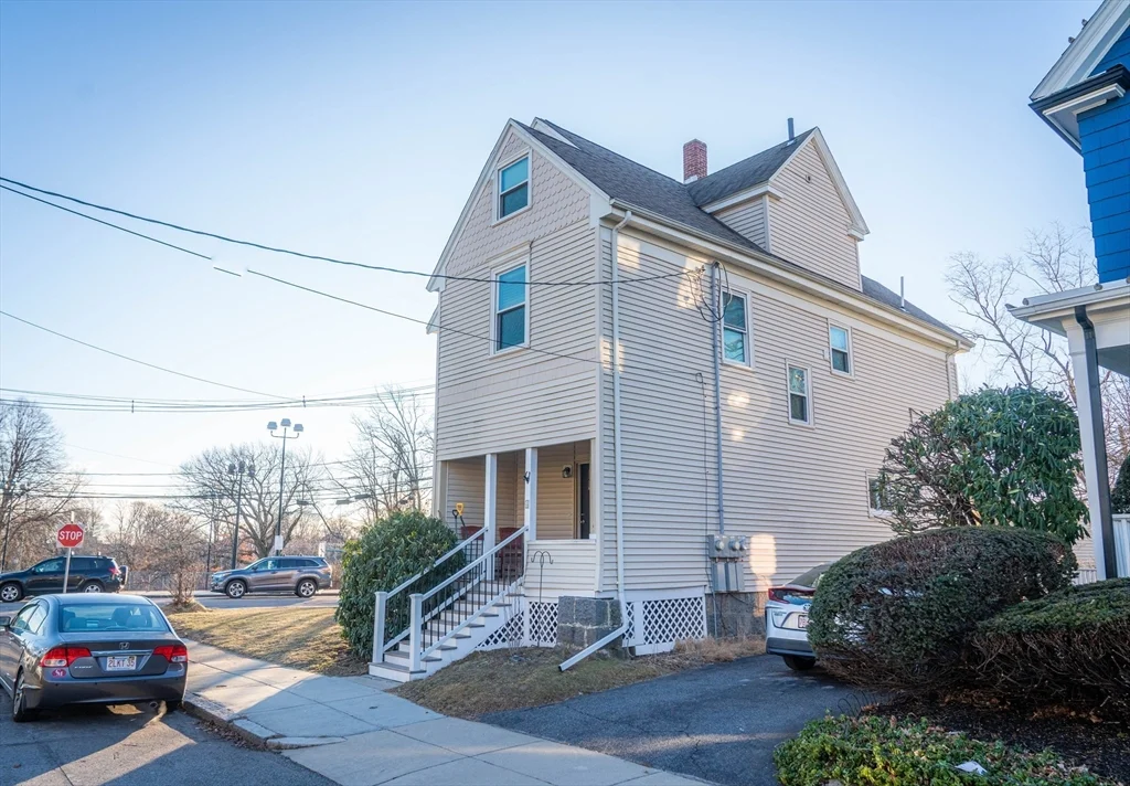 4 Tyndale St, Roslindale