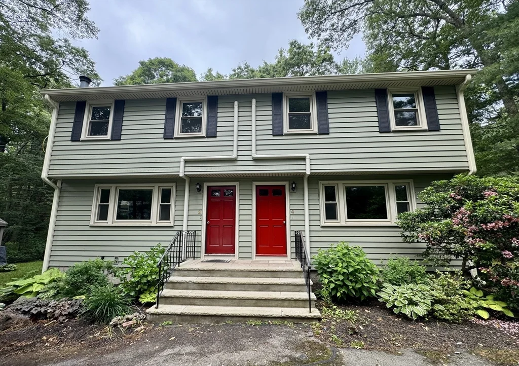 4 Link St, Foxboro