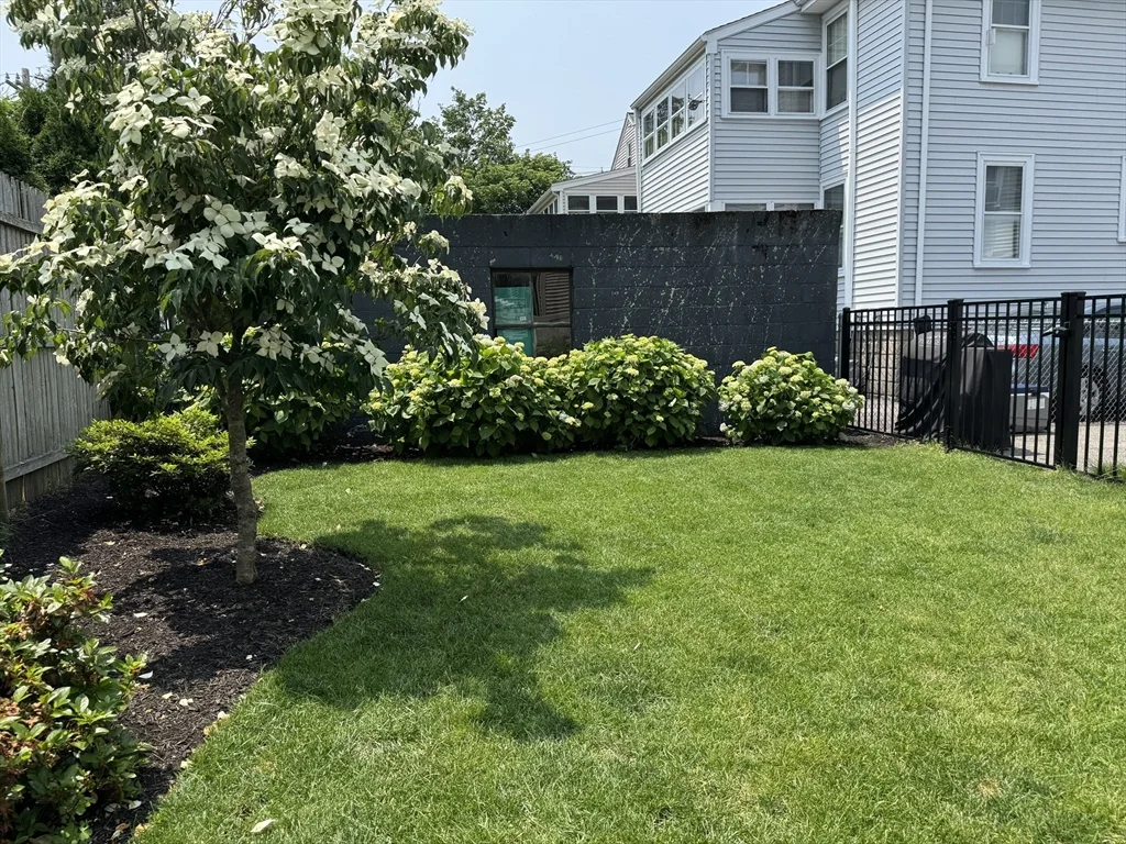 65 Davis Rd, Belmont