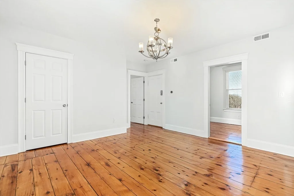 11 Symonds St, Salem