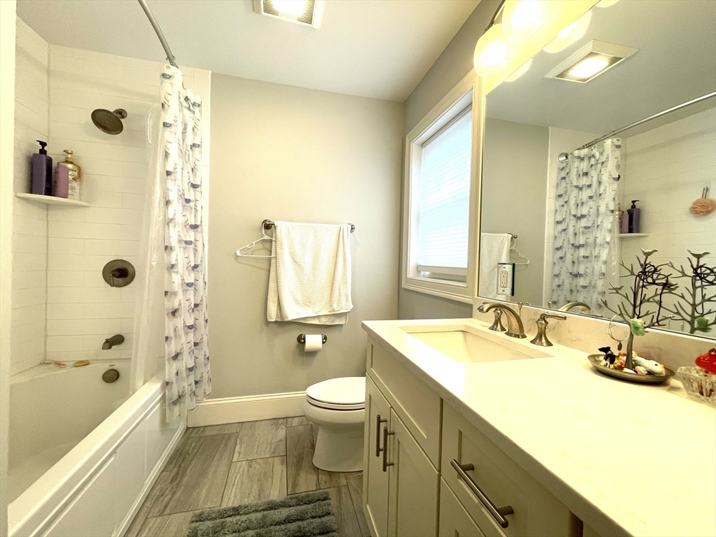 884 Chestnut St, Waban