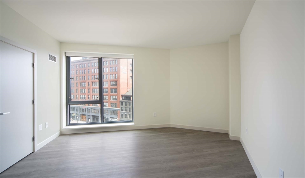 1 Canal St, North End