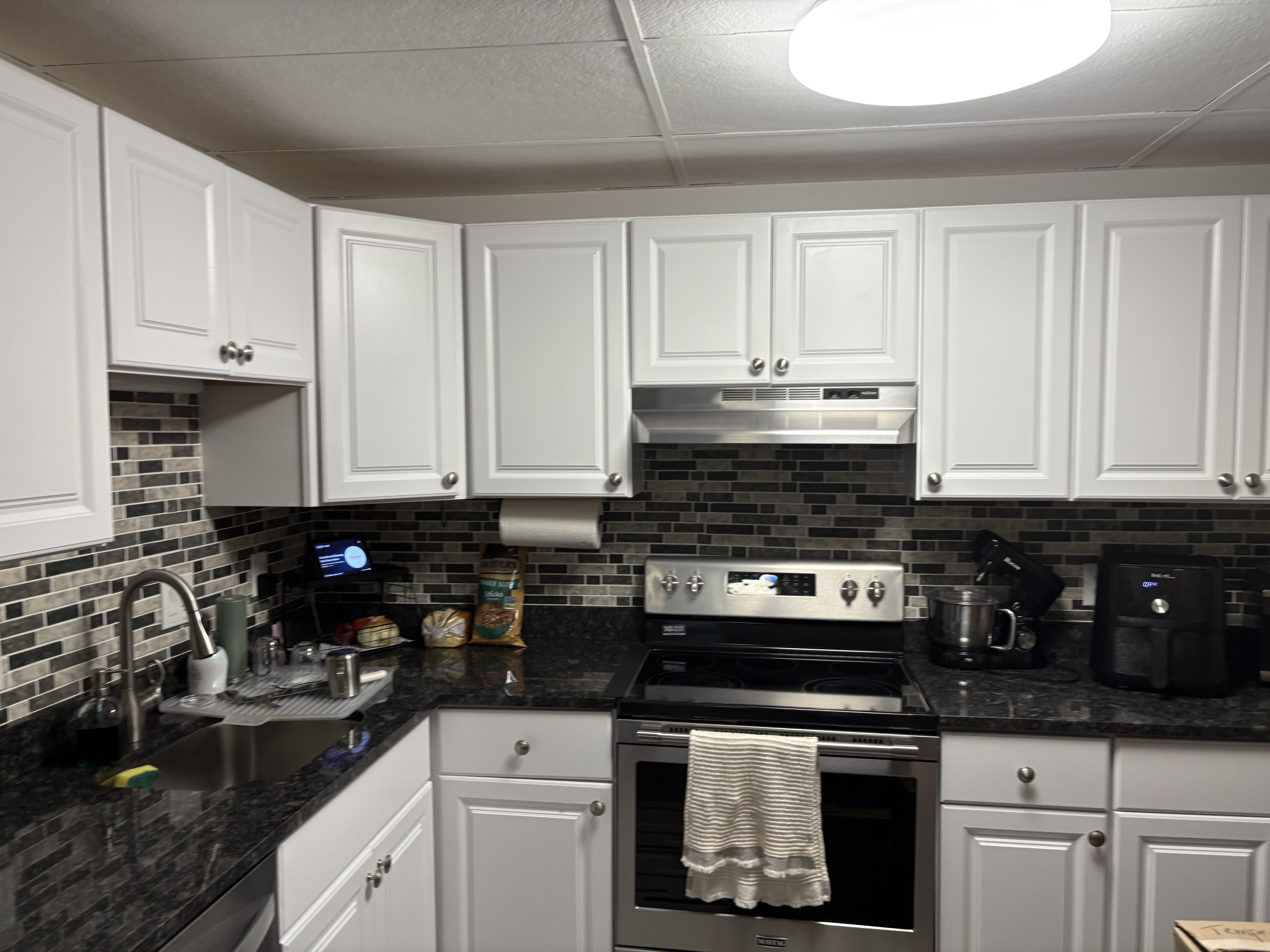 24 Hamilton St, Saugus