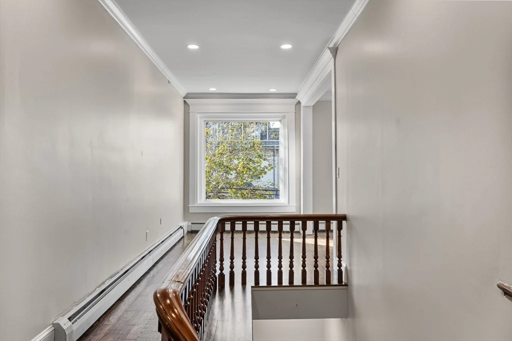 62 Chestnut St, Saugus