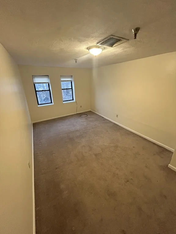 185 Main St, Marlborough