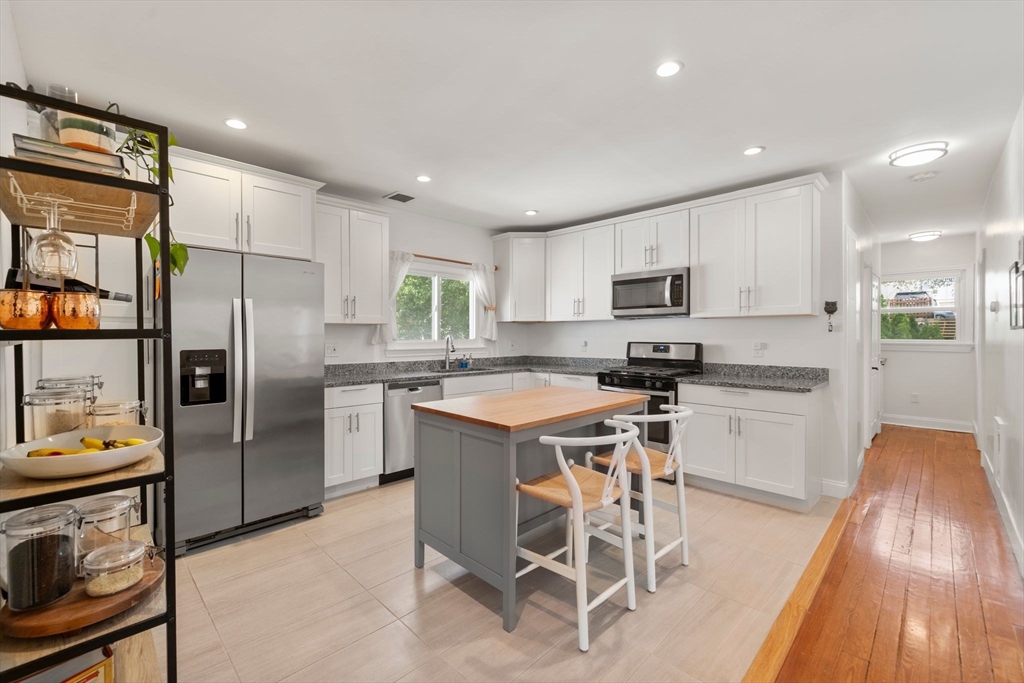 62 Park Ave, Winthrop