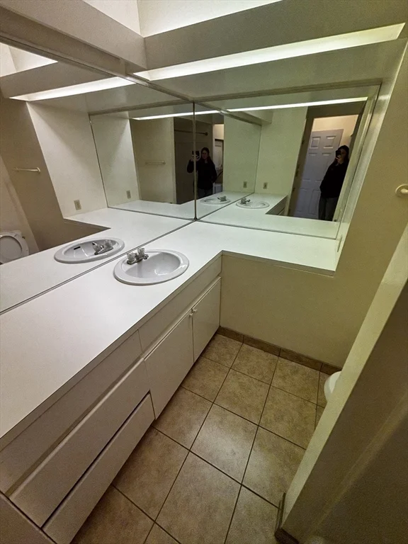 1010 Middle, Weymouth