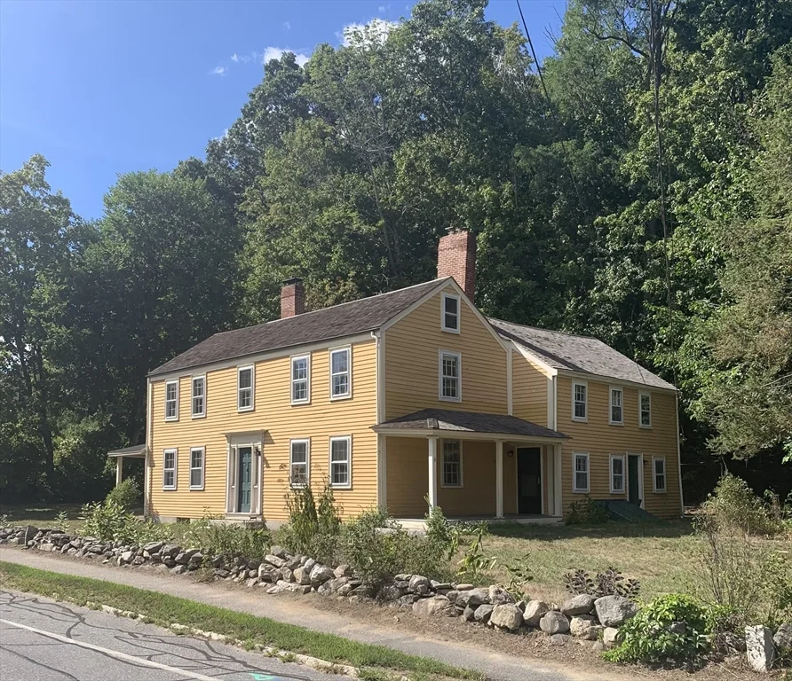 663 Lexington Rd, Concord