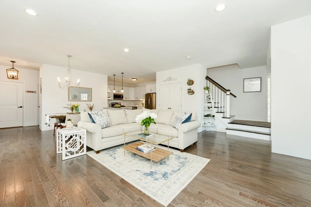 18 Cleary Cir, Norfolk