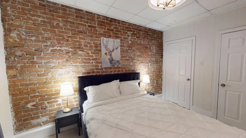 7 Linden St, Allston