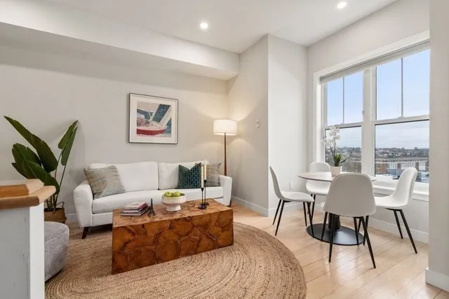 174 Fisher Ave, Mission Hill